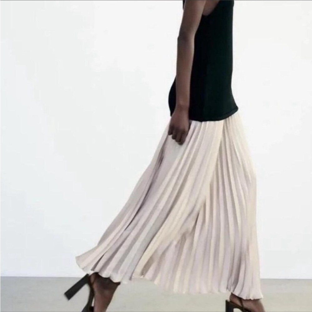 Zara Pleated Cream Maxi Skirt